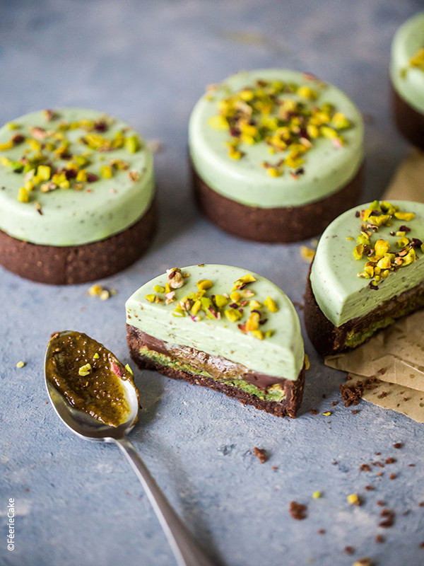 Pistachio and chocolate tartlets